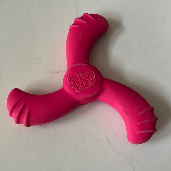 Hartz Dura Play Pink Latex Boomerang Squeaking Dog Toy - Picture 1 of 3